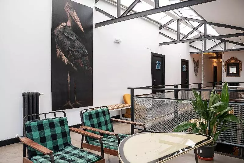 مسافرخانه Lanave