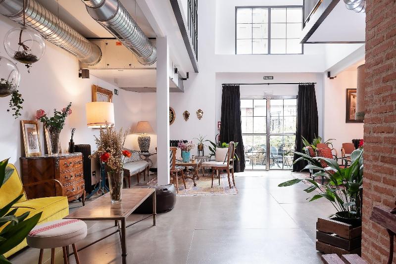 مسافرخانه Lanave