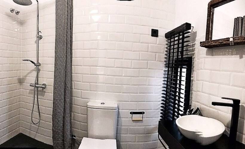 مسافرخانه Lanave