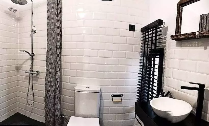 مسافرخانه Lanave