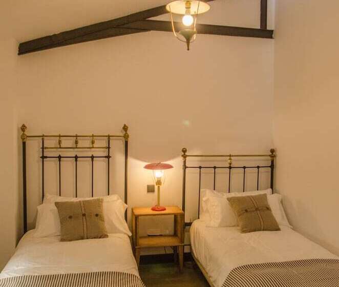 مسافرخانه Lanave