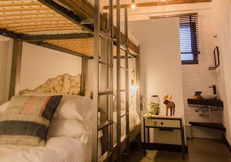 مسافرخانه Lanave