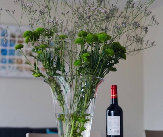 Отель Axis Suites