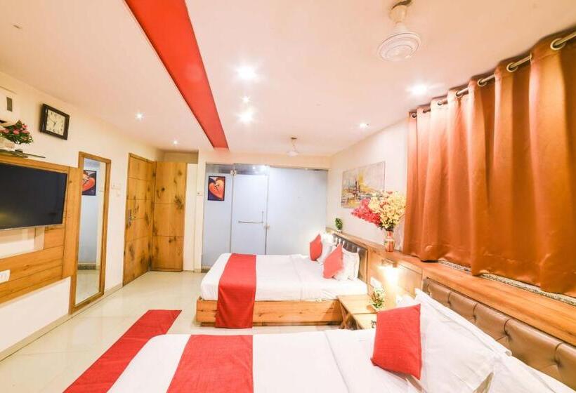 호텔 Grandeur Near Mumbai International Airport