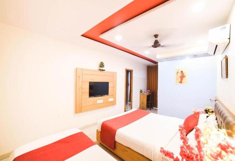 호텔 Grandeur Near Mumbai International Airport