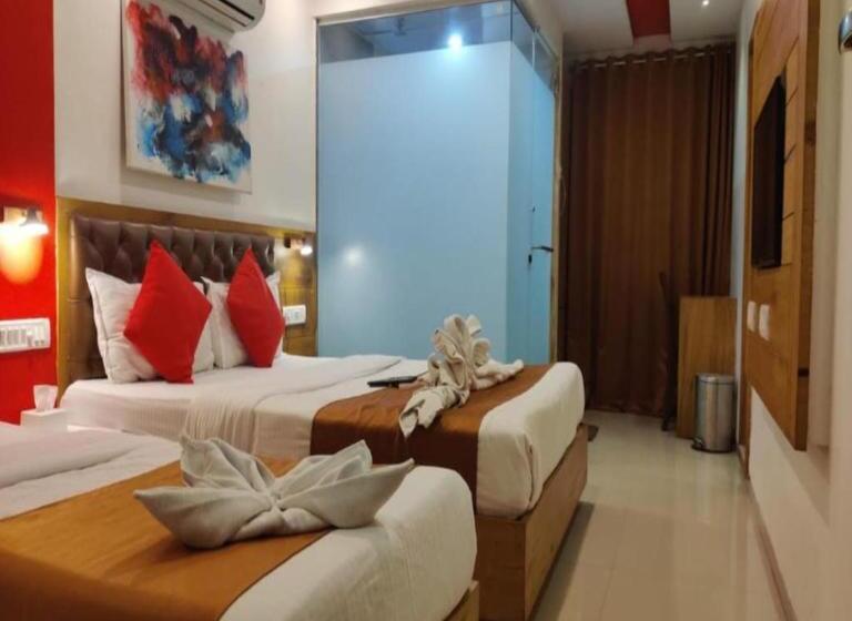 호텔 Grandeur Near Mumbai International Airport