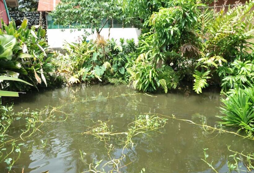 בית מלון כפרי Jamjen S Lodge