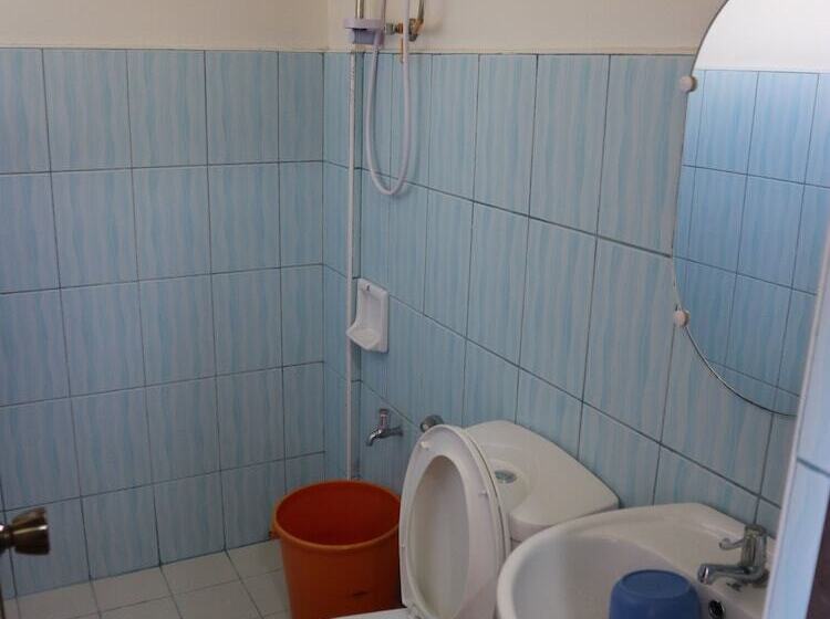 בית מלון כפרי Jamjen S Lodge