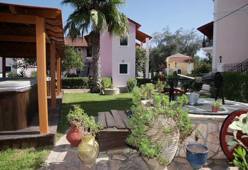 ホテル Oula Maisonettes