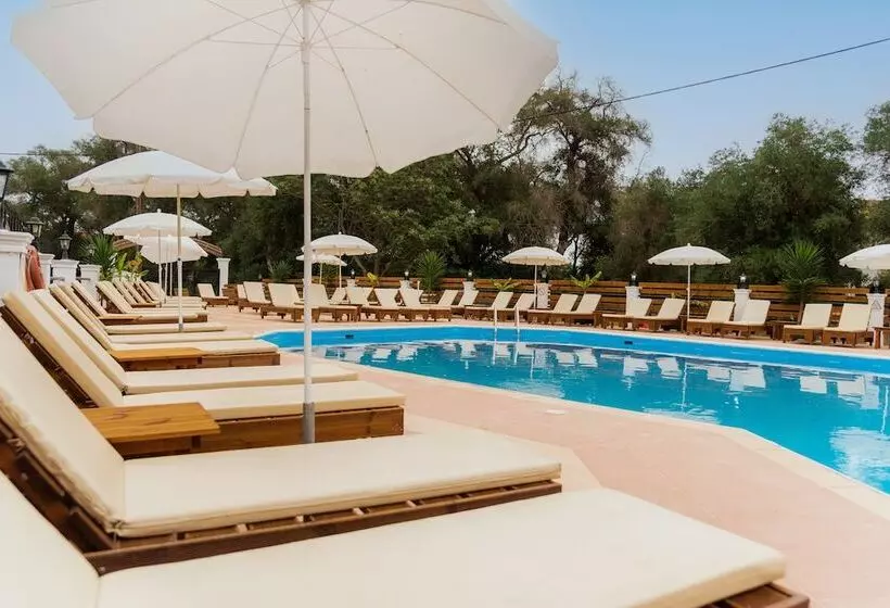 ホテル Oula Maisonettes