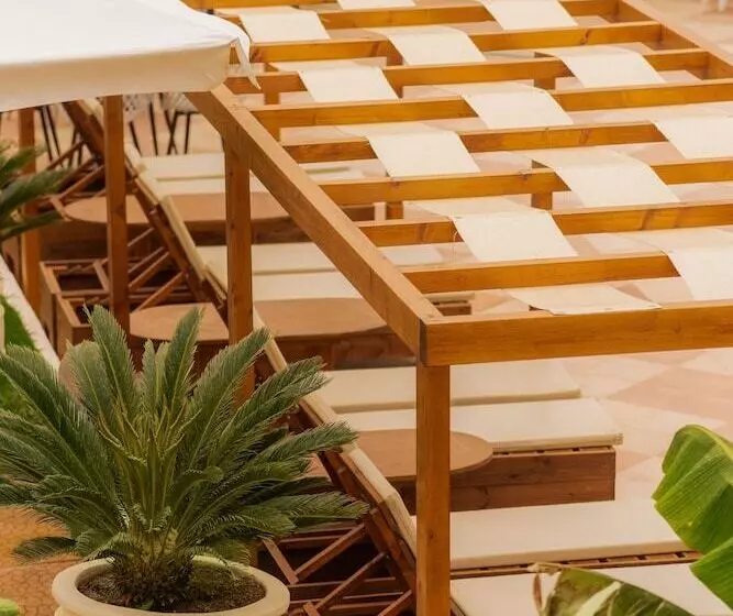 ホテル Oula Maisonettes