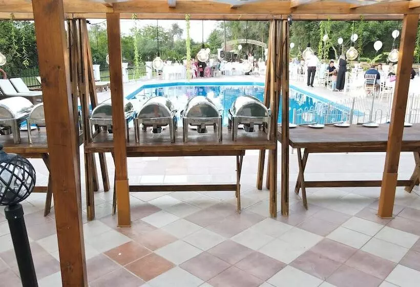 ホテル Oula Maisonettes