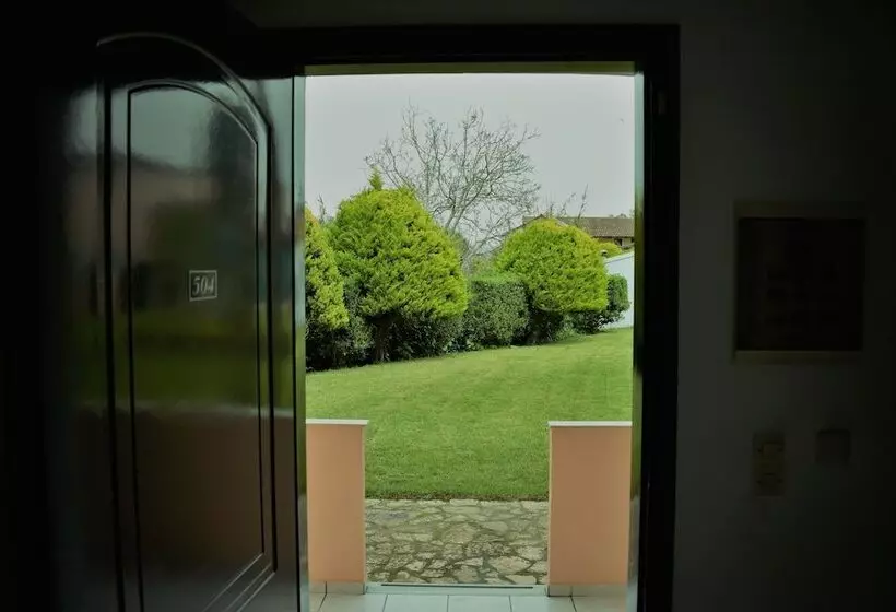 ホテル Oula Maisonettes