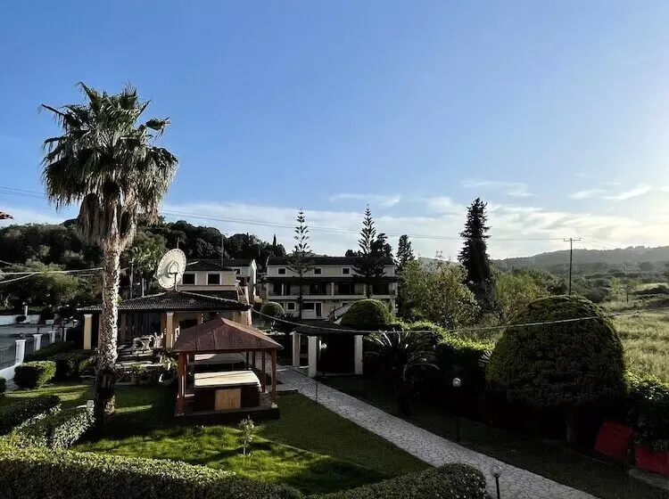 ホテル Oula Maisonettes