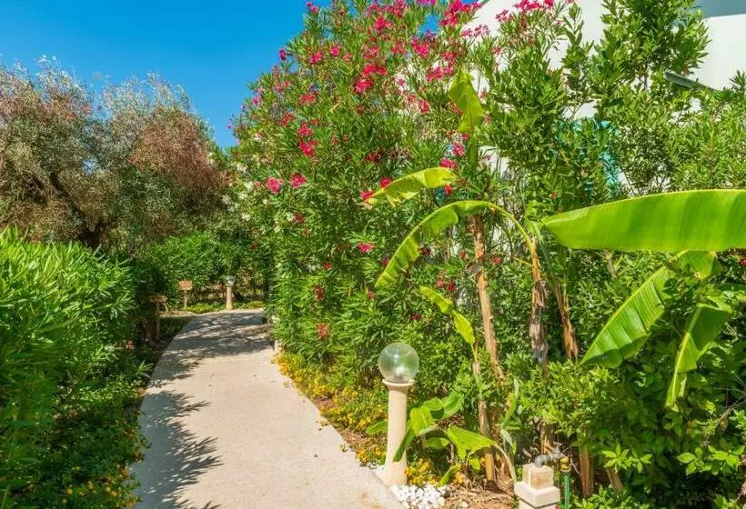 هتل Dimora Tenuta Solentino