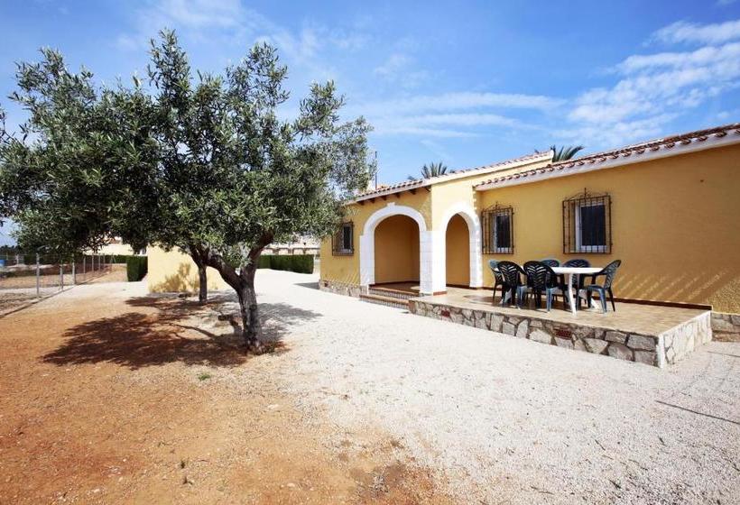 هتل Villa Estanyo