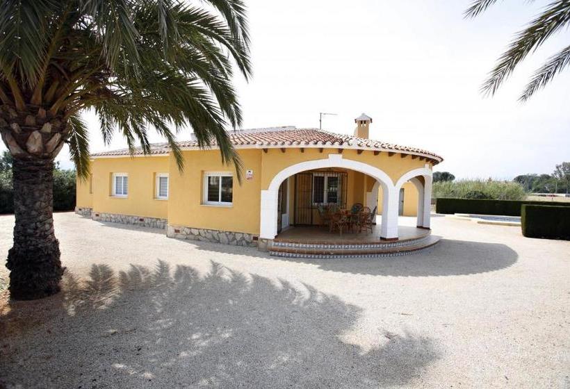 هتل Villa Estanyo