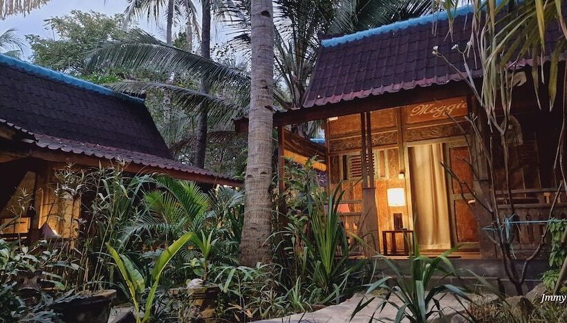 בית מלון כפרי Villas Light House   Eco Traditional Joglo