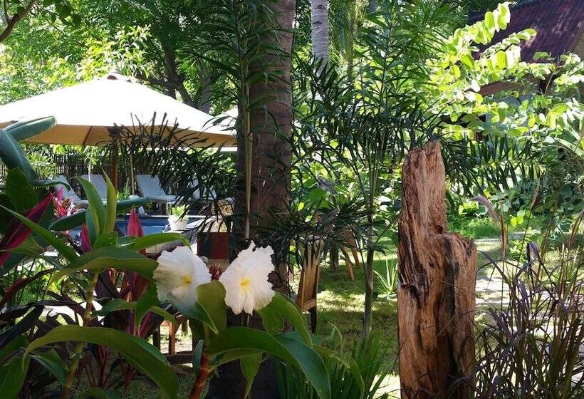 בית מלון כפרי Villas Light House   Eco Traditional Joglo