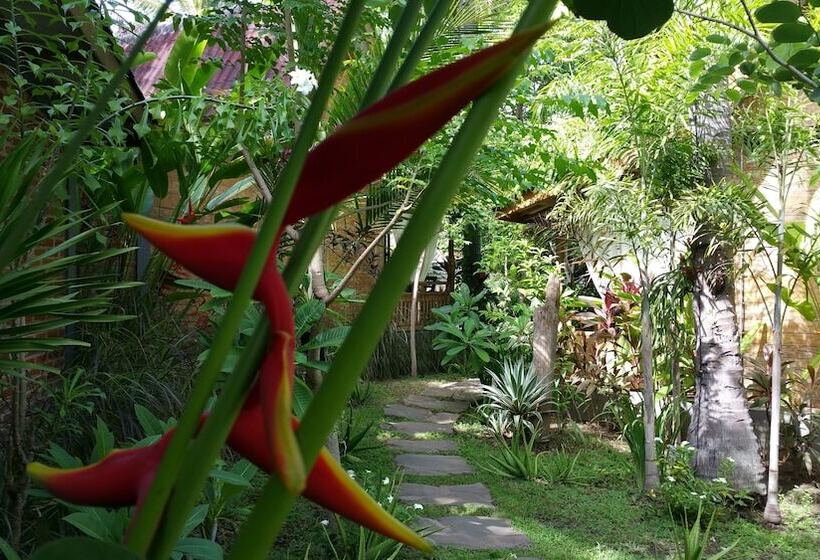 בית מלון כפרי Villas Light House   Eco Traditional Joglo