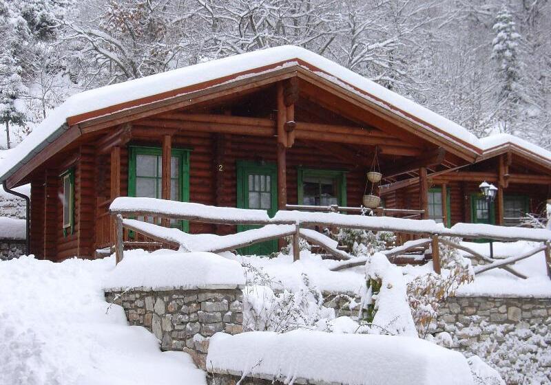 בית מלון כפרי Xenios Chalets