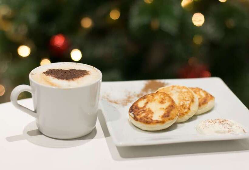 Buran Capsule Hotel   Hostel