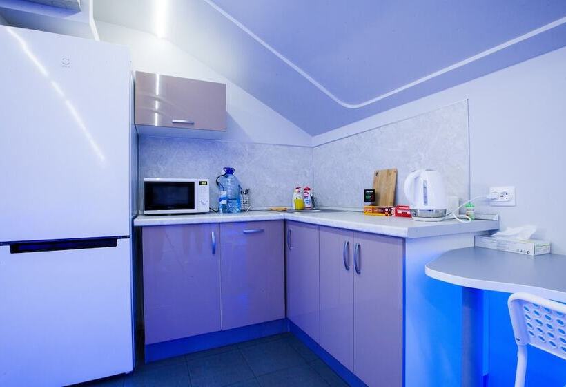 Buran Capsule Hotel   Hostel