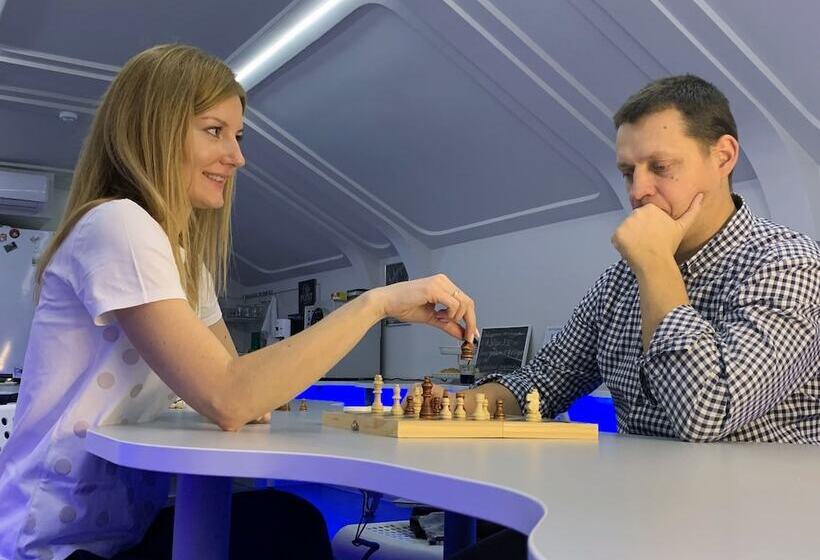 Buran Capsule Hotel   Hostel