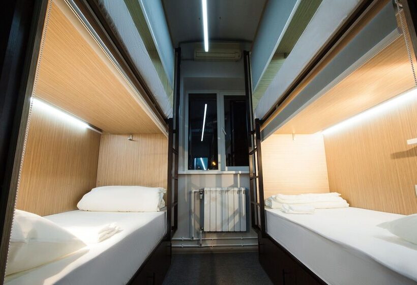 Buran Capsule Hotel   Hostel