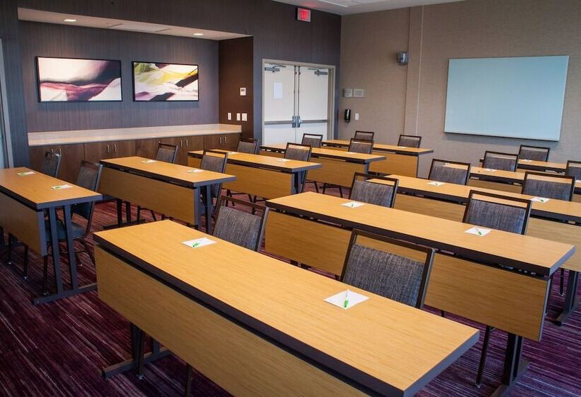 هتل Courtyard By Marriott Omaha East/council Bluffs, Ia