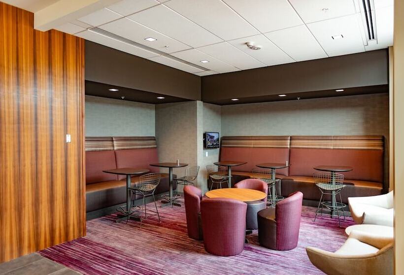 هتل Courtyard By Marriott Omaha East/council Bluffs, Ia