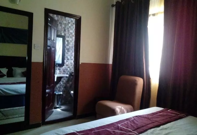 هتل De La Premiere Inn