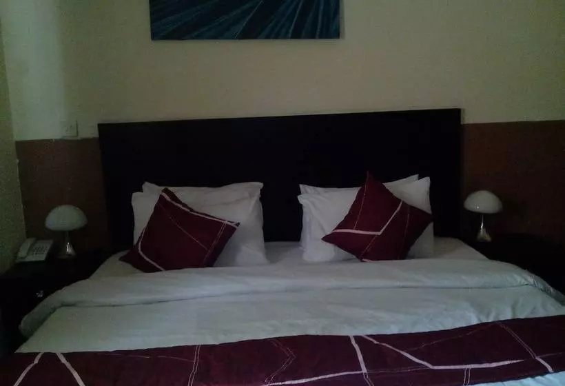 هتل De La Premiere Inn