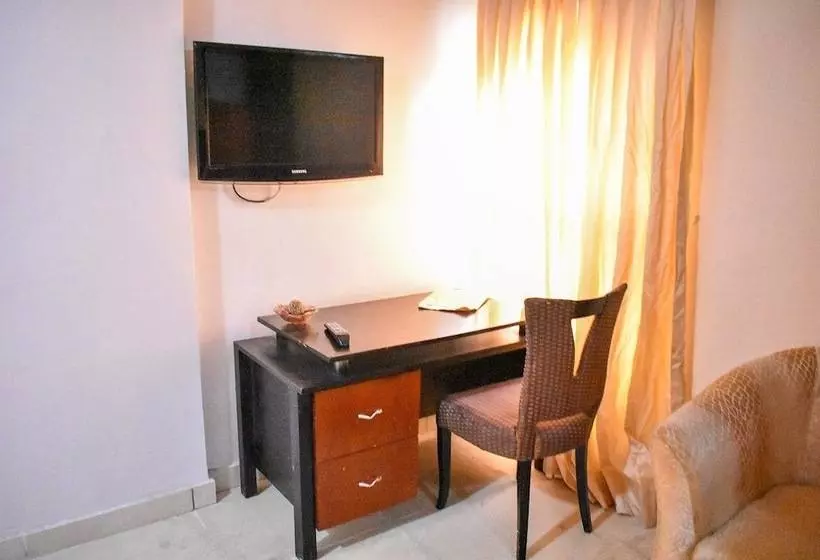 هتل Emerald Cove