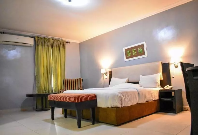 هتل Emerald Cove