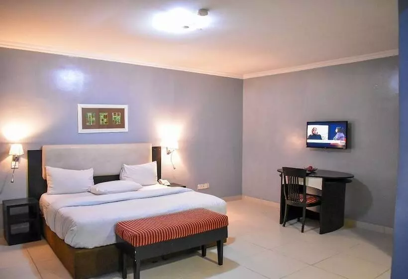 هتل Emerald Cove