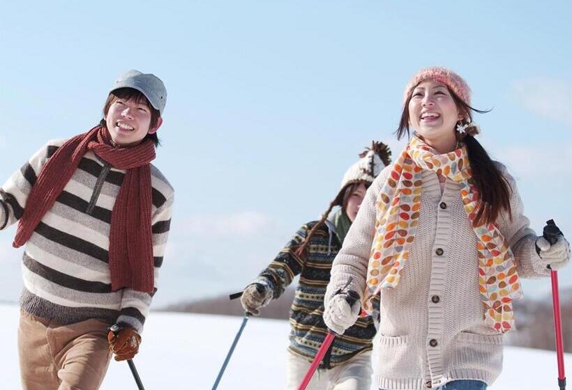 בית מלון כפרי Shiga Swiss Inn