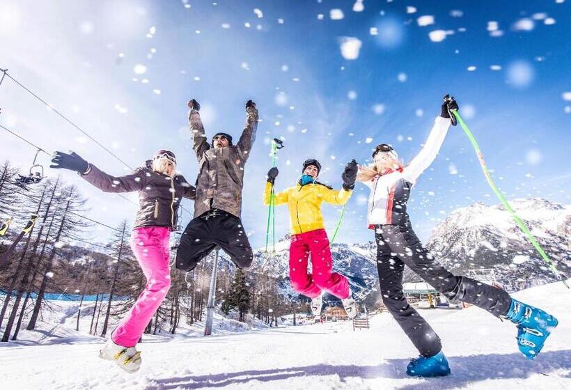 בית מלון כפרי Shiga Swiss Inn