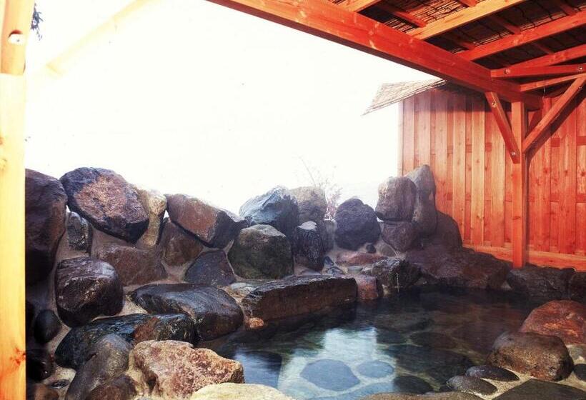 בית מלון כפרי Shiga Swiss Inn