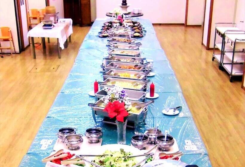 בית מלון כפרי Shiga Swiss Inn