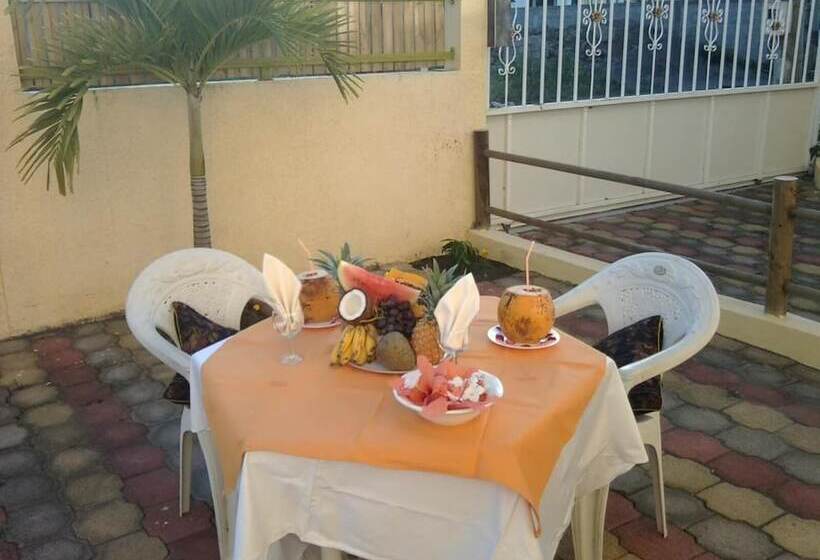 هتل Sun & Earth Villa