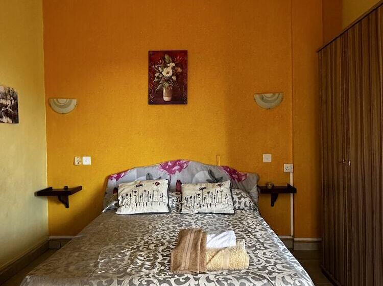 هتل Sun & Earth Villa