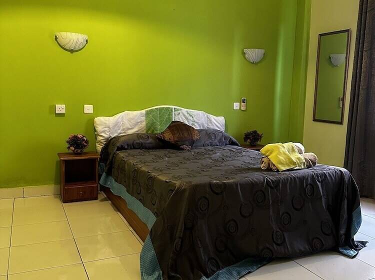 هتل Sun & Earth Villa