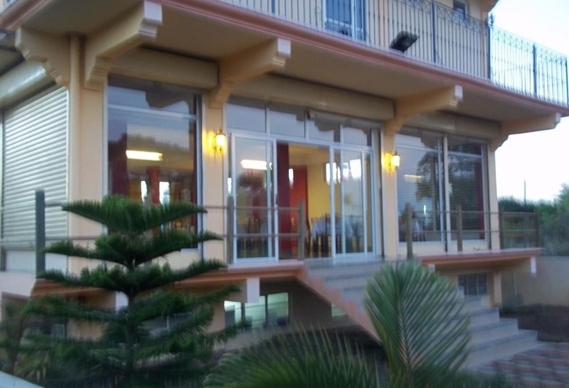 هتل Sun & Earth Villa