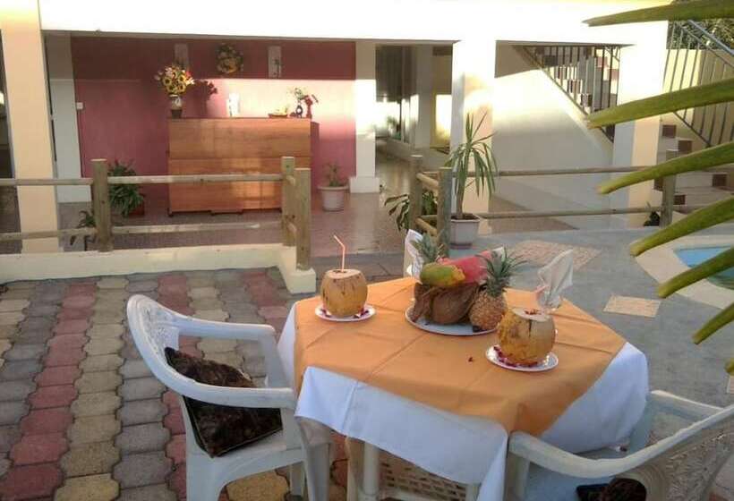 هتل Sun & Earth Villa