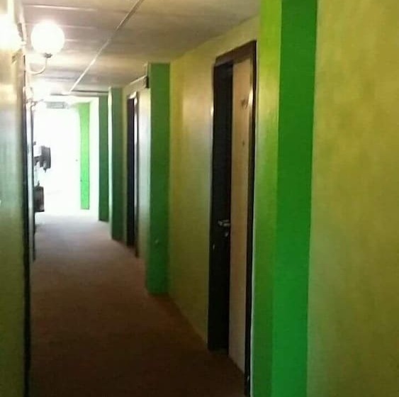 בית מלון כפרי The Garden Inn