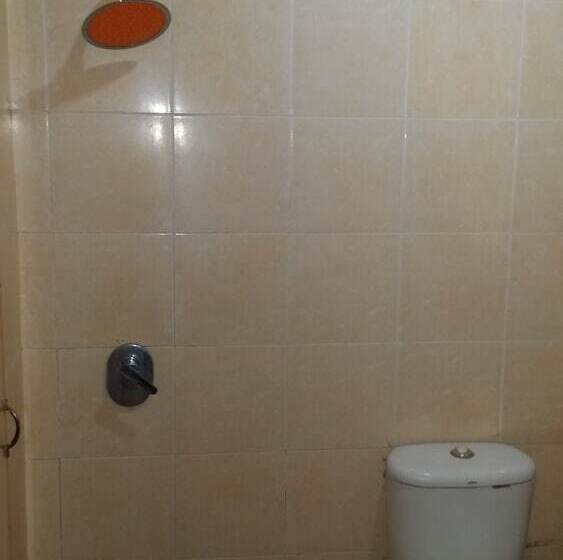 בית מלון כפרי The Garden Inn