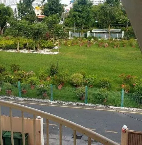 هتل The Garden Inn