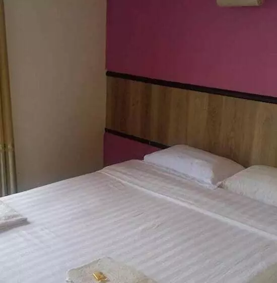هتل The Garden Inn