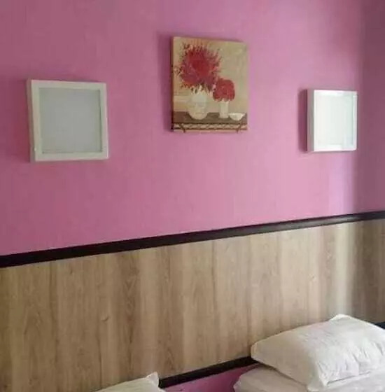 هتل The Garden Inn